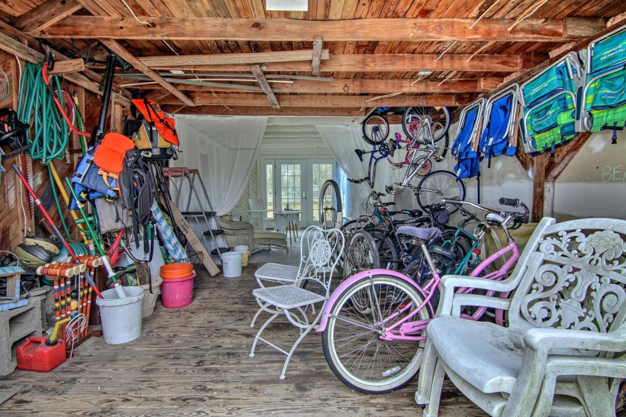 Chincoteague Charm Escape With Bikes And Yard Games! Villa Deep Hole Exterior photo